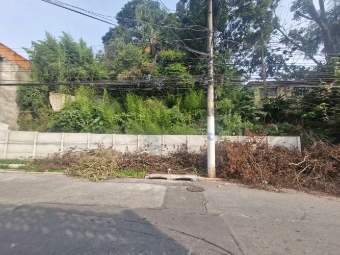 Casa comercial na Rua Ponta de Lucena, 242 2500 m²