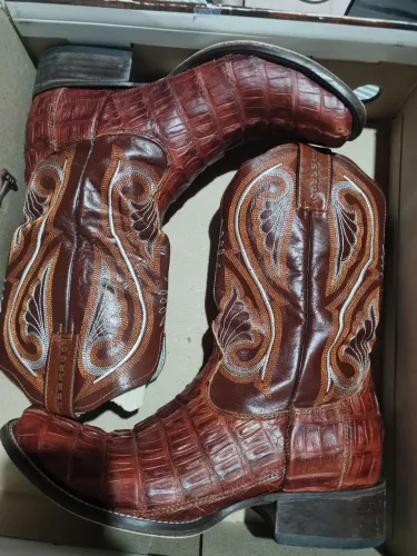 Bota de couro jacaré 