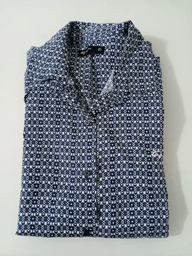 Vendo essa camisa esporte social Femenina veste M 38 ...em perfeito estado