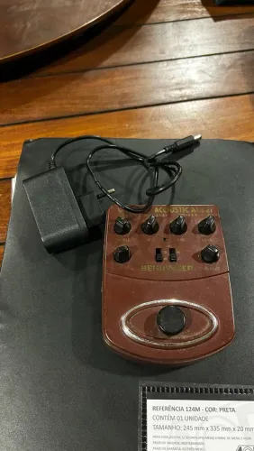 Pedal para violão Behringer ADI21 V-Tone Acoustic Driver DI
