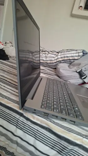 NOTEBOOK USADO - FUNCIONANDO COM DEFEITO APENAS NA CARCAÇA