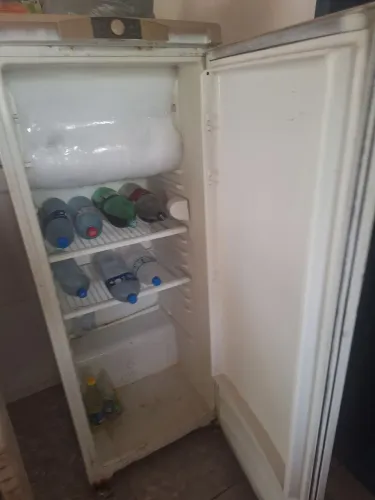 Geladeira usada funcionando