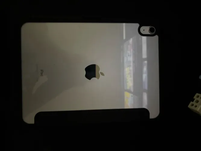 iPad 10ª Geração 64GB Prata + Garantia Apple até Dezembro + Acessórios Lacrados