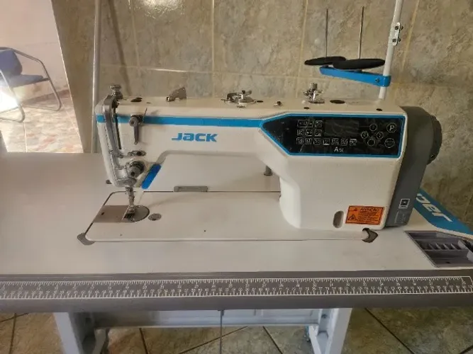 Maquina de costura reta industrial JACK A5E