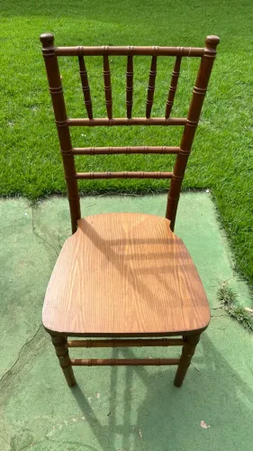 Cadeiras Tiffany - R$ 250,00 a unidade - 240 disponíveis