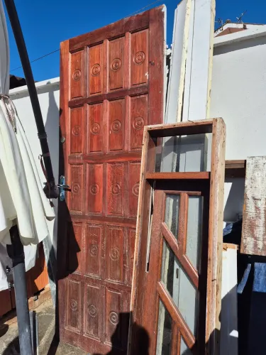 Porta e pivotante 
