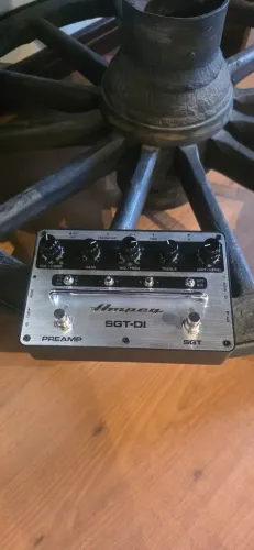 Ampeg SGT-DI Bass Preamp