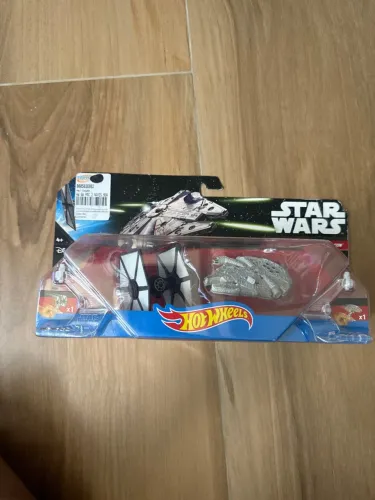 Hot wheels Duo pack nave Star Wars the fighter vs millenium falcon