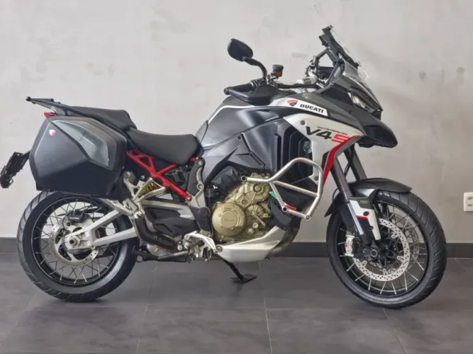Ducati MULTISTRADA 1160 V4 S .