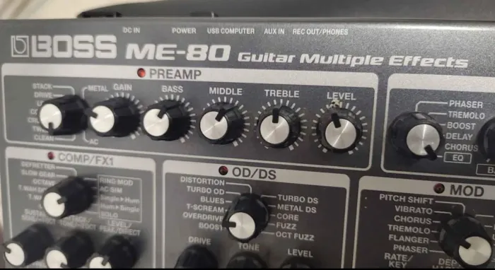 Pedaleira Boss ME80 / R$1600,00