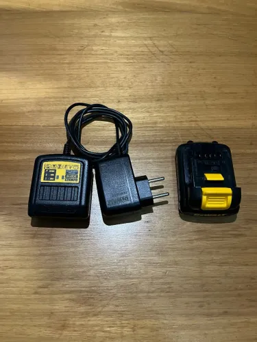 Bateria DeWalt DCB120-B2 com carregador Original