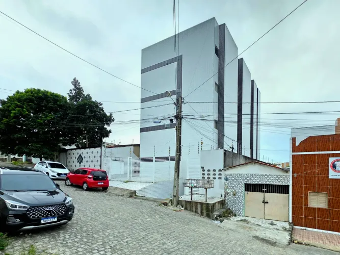 APARTAMENTO À VENDA COM PROJETADOS NO BAIRRO DINAMÉRICA