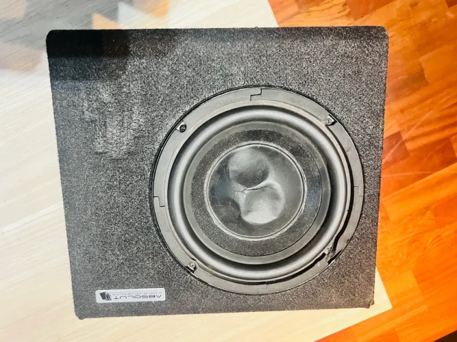 Caixa De Som Amplificada Automotiva Sub Universal 8 Pol Preto