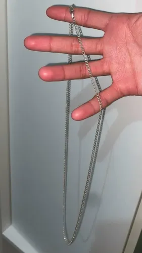 Colar de prata vai junto com pingente de prata também