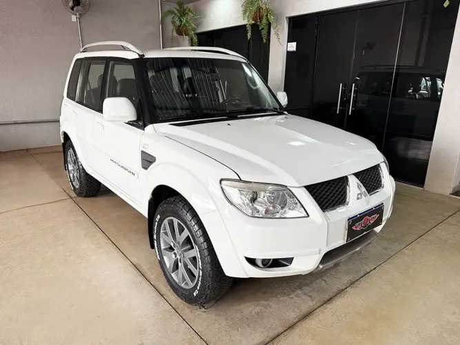 Mitsubishi Pajero TR4 2.0 Flex 16V 4X2 Aut. 2015