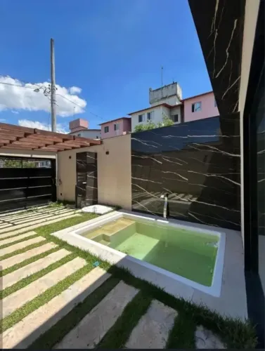 Casa com fino acabamento com Piscina no Vale Encatado