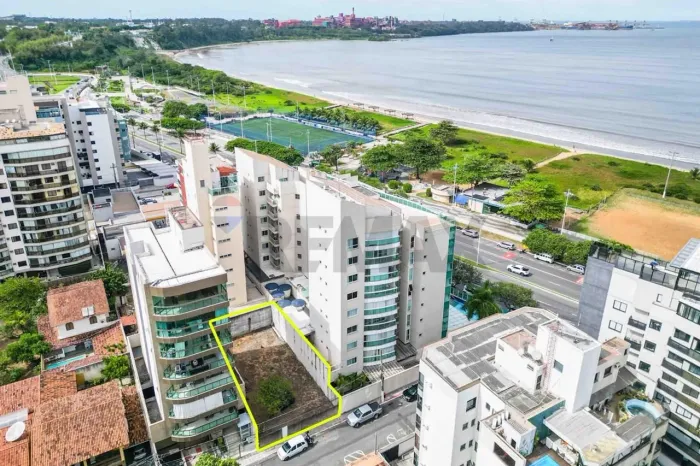 Terreno Raro em Jardim Camburi - Localização Privilegiada a Menos de 100 Metros da Praia d