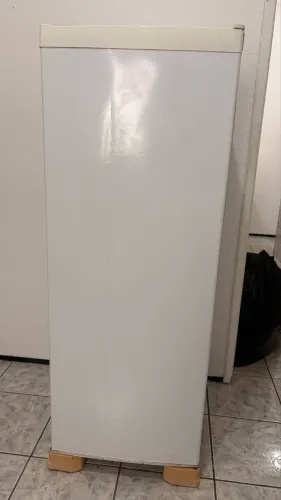 Geladeira 700,00 reais