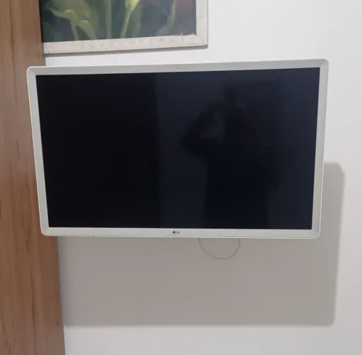 Smart TV+suporte articulado