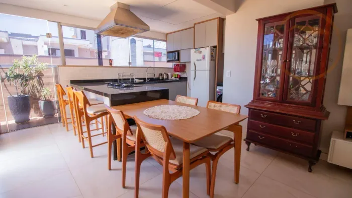 Cobertura Duplex à Venda com 3 suítes e 2 vagas de garagem  Asa Norte, Brasília/DF