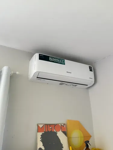 Ar-condicionado Hisense Eco Plus 9.000 BTUs Frio - 220V.