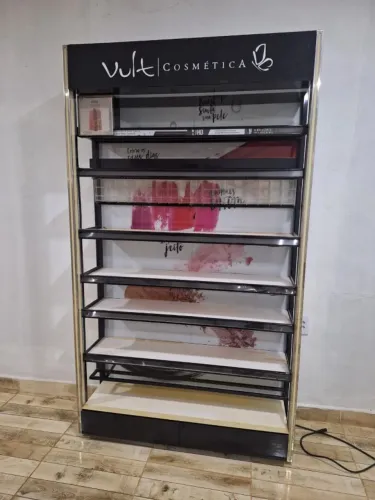 Expositor de Maquiagem Vult Cosmética