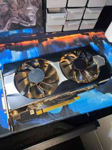 Placa de vídeo R9 200 series 4 gb
