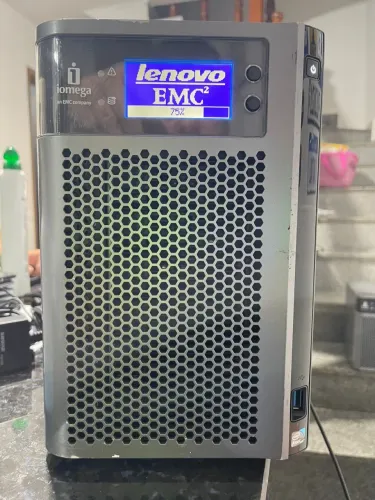 Servidor de arquivos em rede NAS Iomega LenovoEMC - 4TB