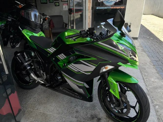 Kawasaki Ninja 300 2024 - Baixa km  - Impecável