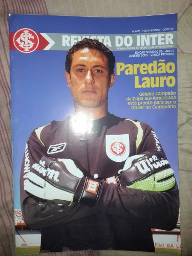 Lote com 7 Revistas do Inter 2009 n° 35, 36, 40, 41, 42, 43 / 2010 n° 52 / Pôsteres