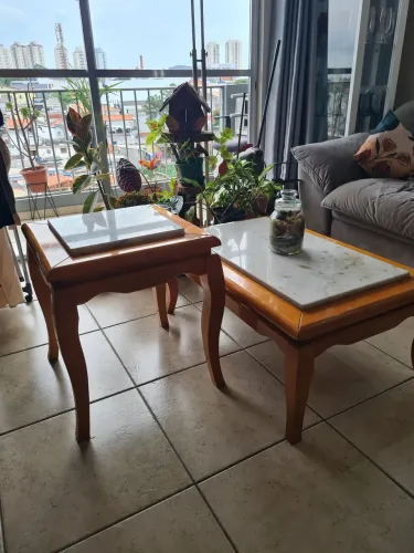 Conjunto mesa de canto e mesa de centro