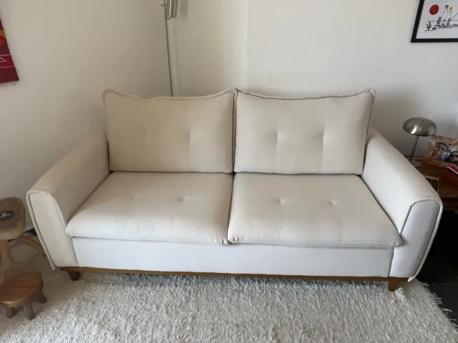 Sofá 3 lugares linho off-white. Espuma D45