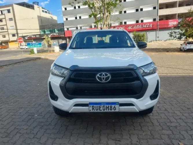 Toyota Hilux CD 4X4 2.8 Diesel Mec. 2022