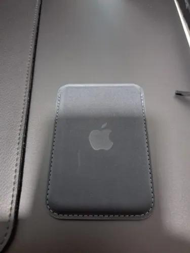 Carteira MagSafe Apple Cinza Veludo.