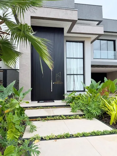 Casa à Venda no Florais do Parque em Cuiabá | 3 Suítes, Mobiliada e Automatizada