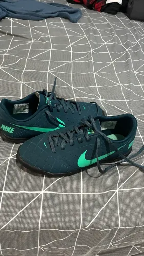 Chuteira Nike society 