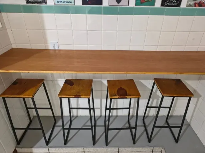 Bancada + 4 Banquetas - Estilo industrial