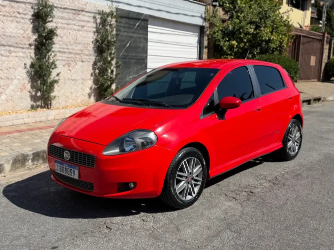 Fiat Punto Sporting 1.8 Flex 8v/16v 5P 2012