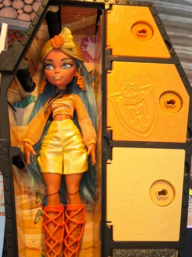 Boneca Monster High Cleo Denile Skulltimate Secrets Fear-Idescent 