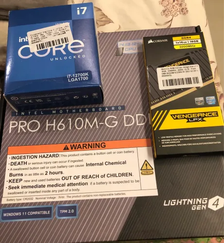 Intel I7 12700k + Placa Mãe MSI H610M-G e 16gb Ram Corsair