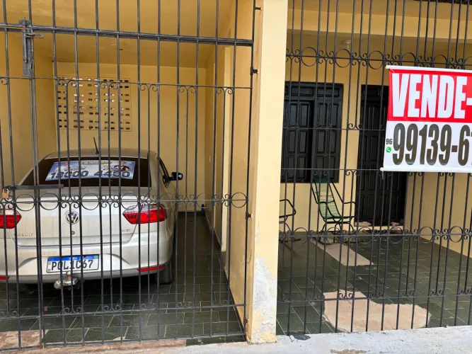 VENDE-SE - CASA NO BAIRRO ALVORADA