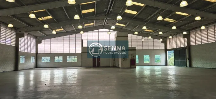 Aluguel de Galpão Industrial em Condomínio, 810m², 3 salas, 4 banheiros, 10 vagas em Jarin