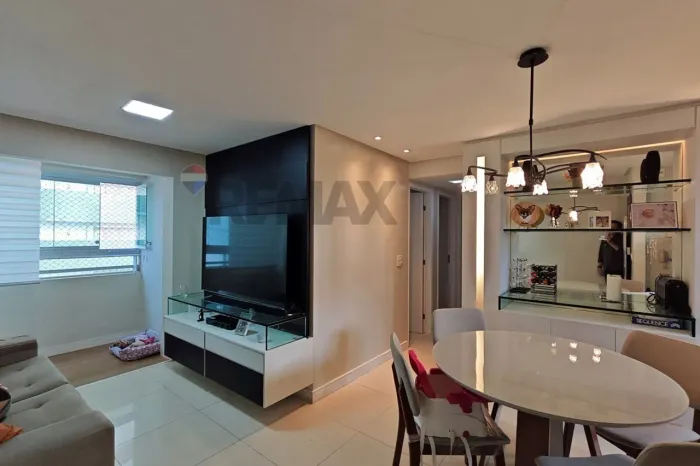 Apartamento Reformado na Encruzilhada com 70 M2 com 3 quartos sendo 1 suíte e 3 banheiros