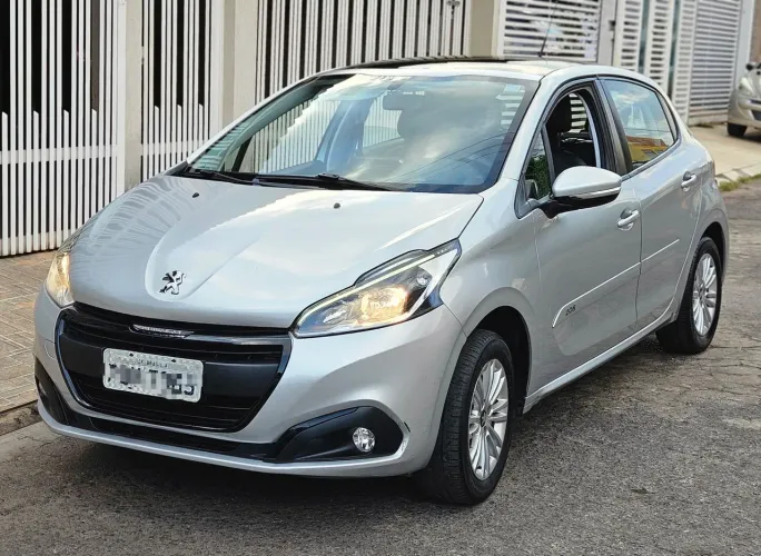 Peugeot 208 Allure 1.2 Flex 12V 5P Mec. 2020