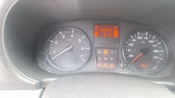 Renault Clio Hi-flex 1.0 16V 5P 2011