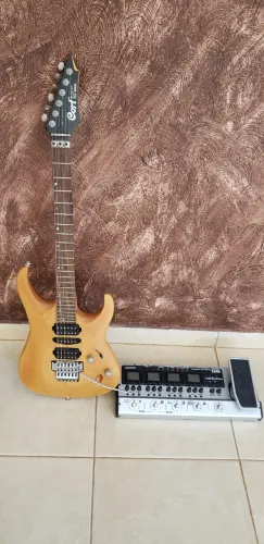 Combo Guitarra Cort Viva Gold com Pedaleira Zoom G5
