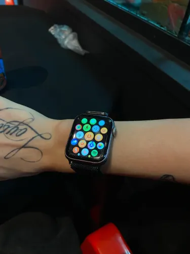 Apple Watch Nike Series 4 44mm GPS + Cellular + 2 Pulseiras