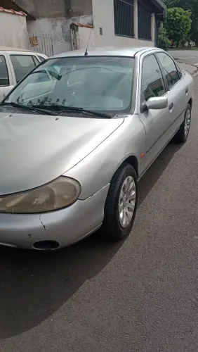 Ford Mondeo CLX 2.0i 4P MEC 1997