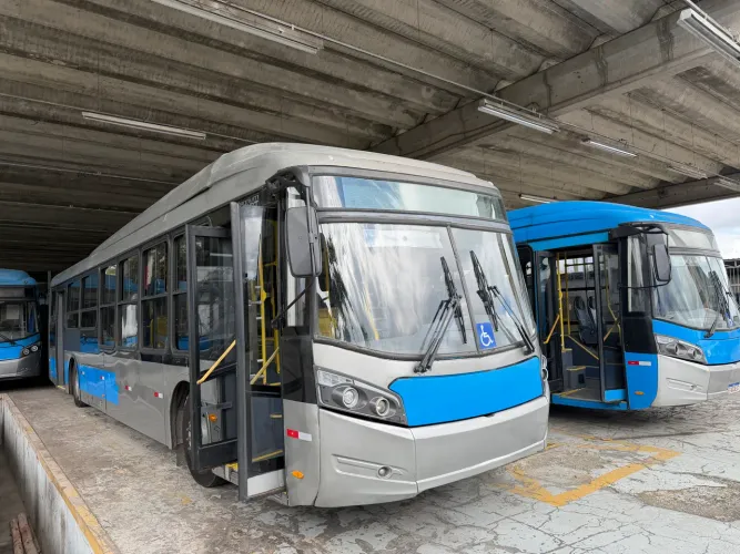 Ônibus motor traseiro 2014