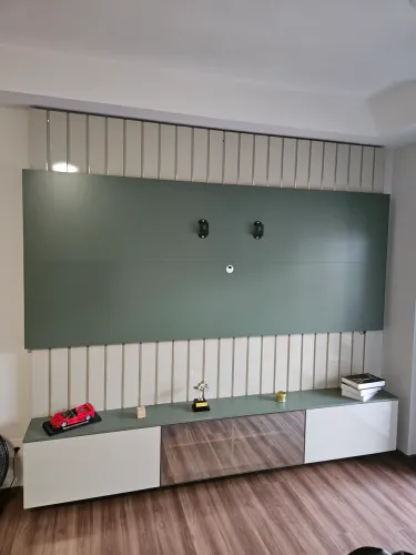 Rack pra tv (madeira madeira)